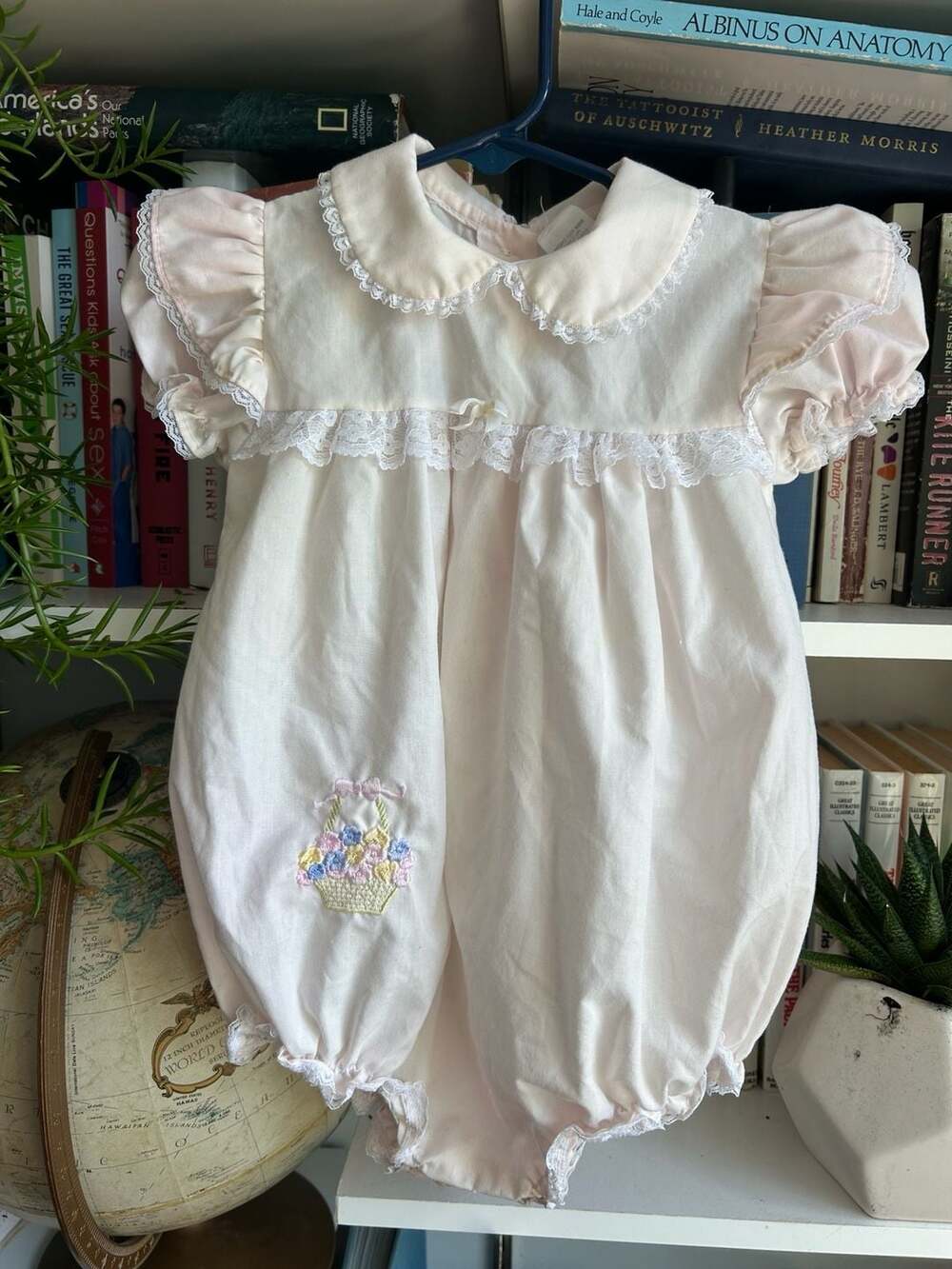 Vintage Baby Girls Pink Floral Embroidered Lace Collar Bubble Romper